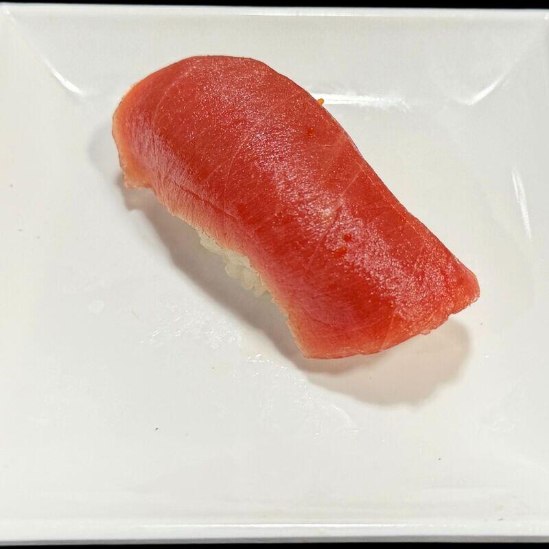 Akami (n)